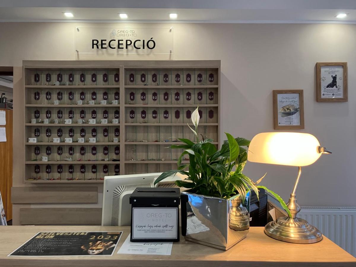 Oereg-To Youth Hostel Тата Екстериор снимка